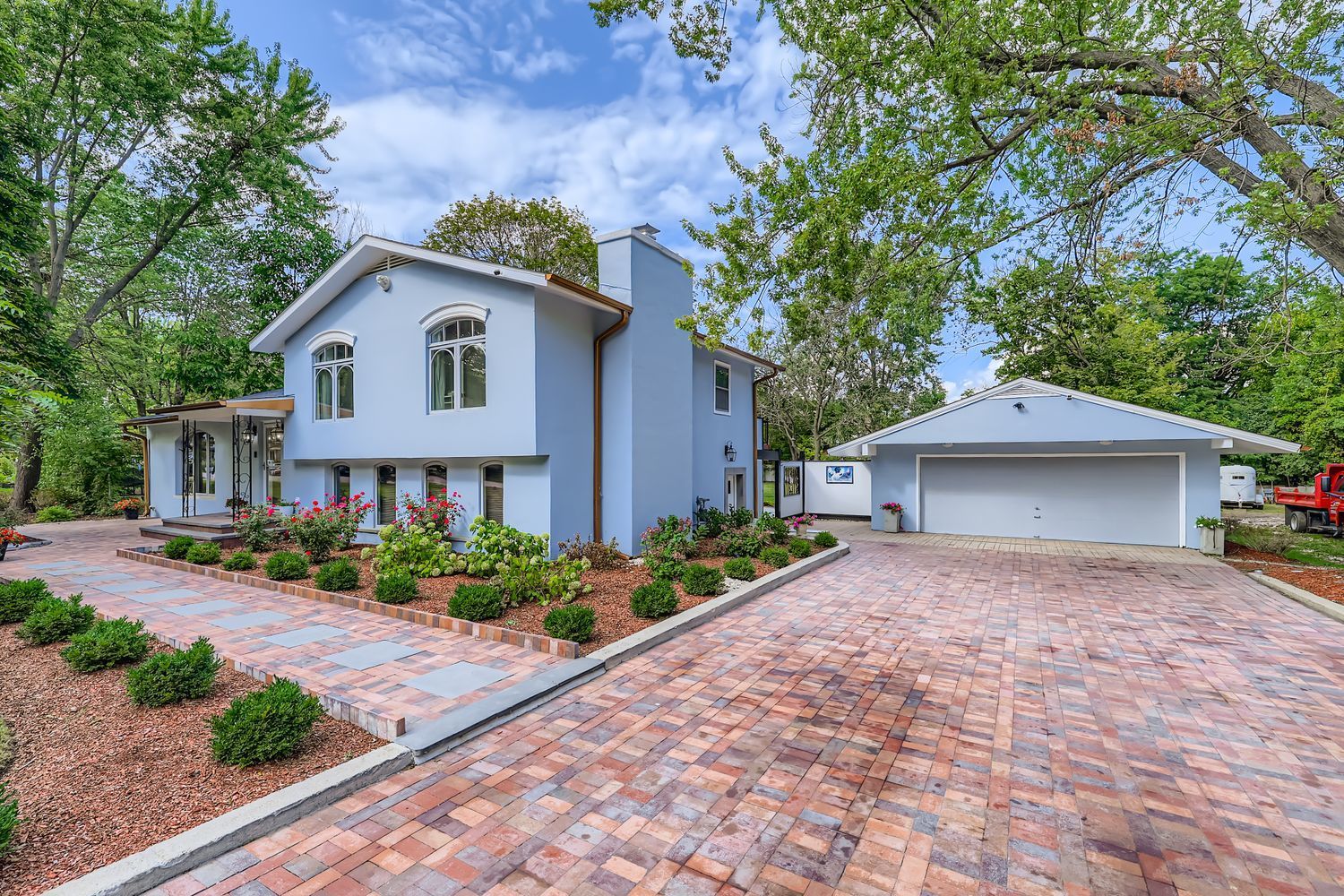 18838 W Hickory Street — Mundelein, IL 60060