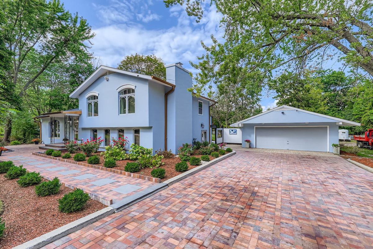 18838 Hickory Street, Mundelein, IL 60060