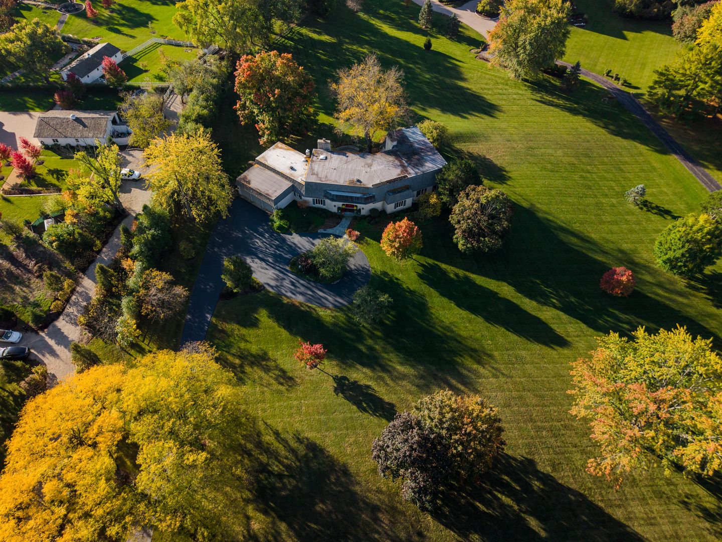 418 W County Line Road — Barrington, IL 60010