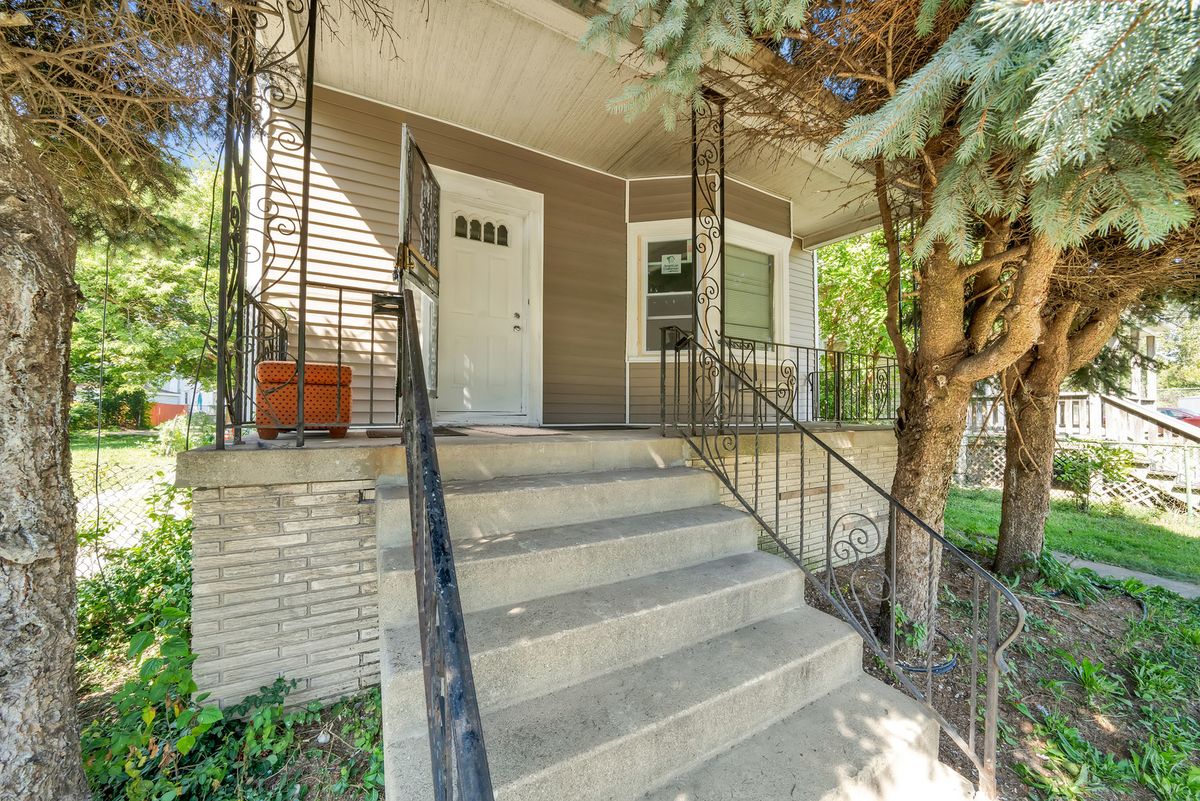 11548 State Street, Chicago, IL 60628