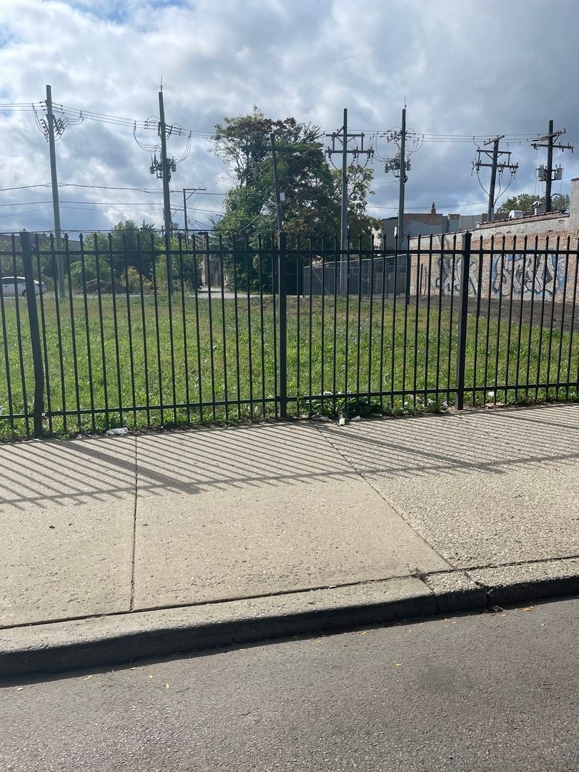 415 63rd Street, Chicago, IL 60637