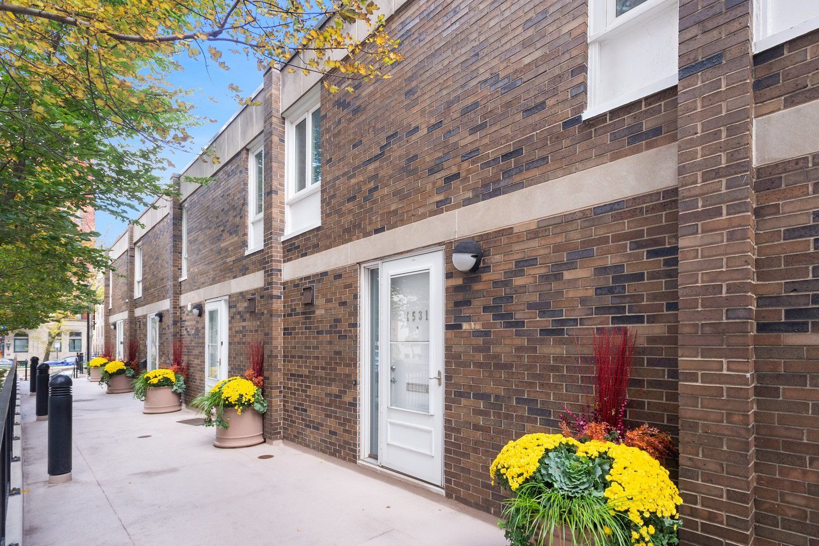 1531 N Sandburg Terrace — Chicago, IL 60610