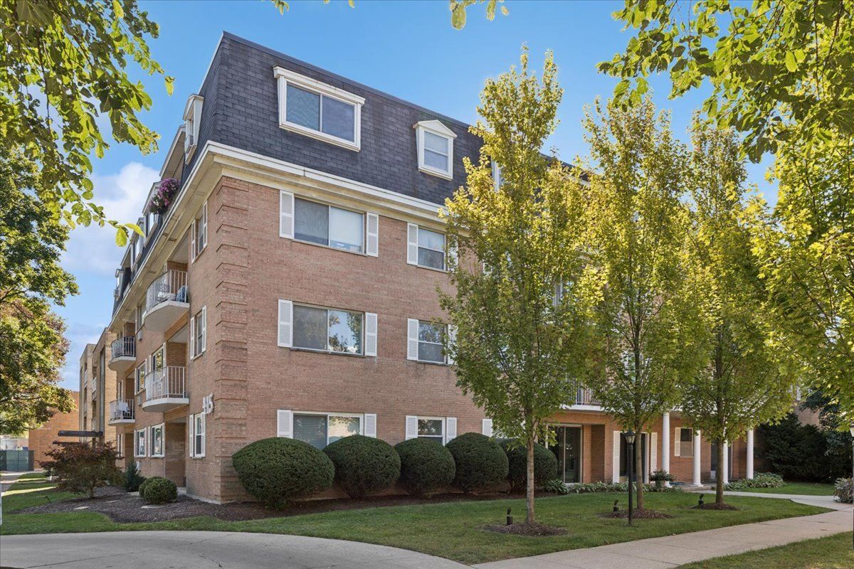 415 Wesley Avenue #36 — Oak Park, IL 60302