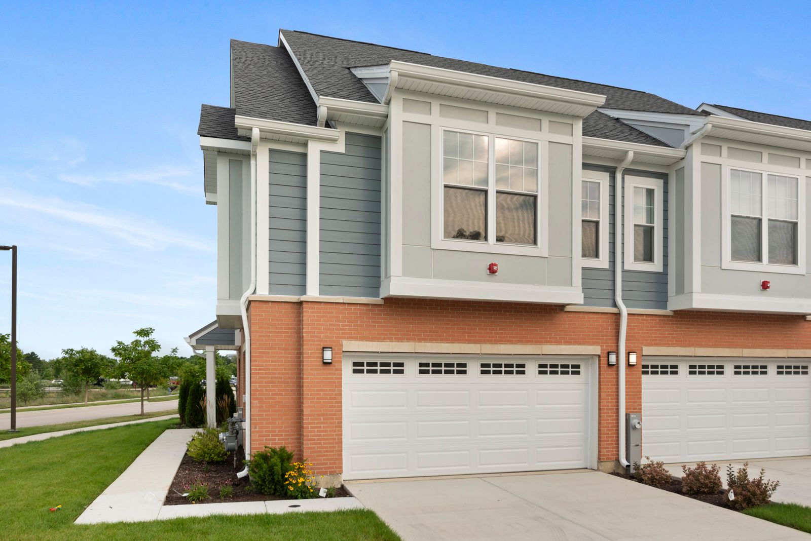 28297 Torch Parkway — Warrenville, IL 60555