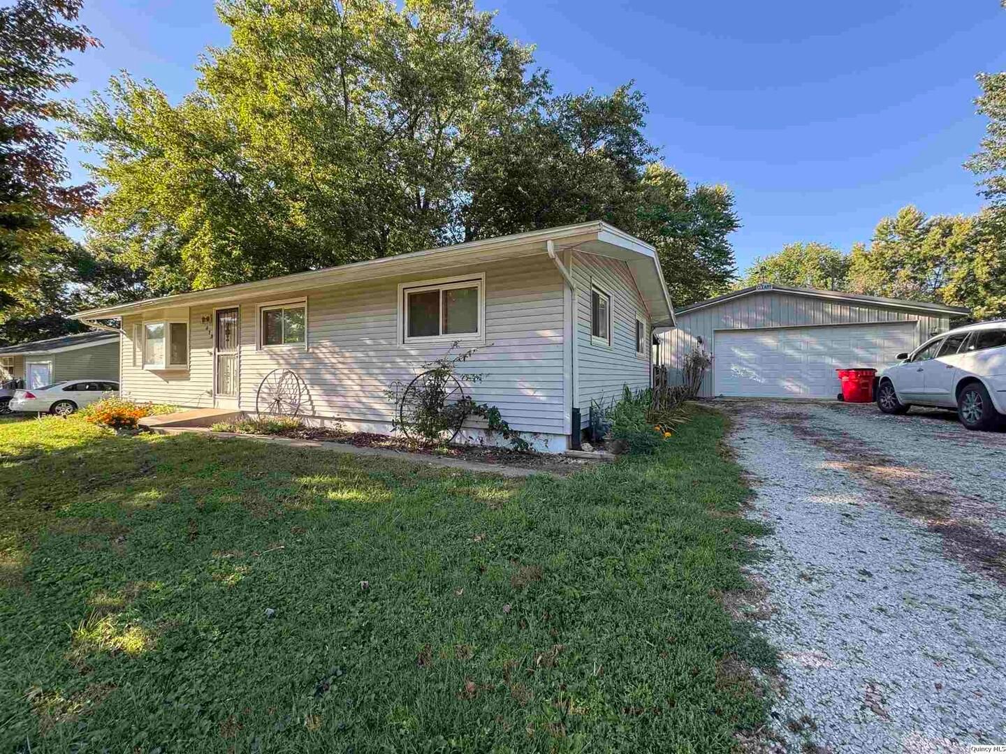 419 Willow — Payson, IL 62360