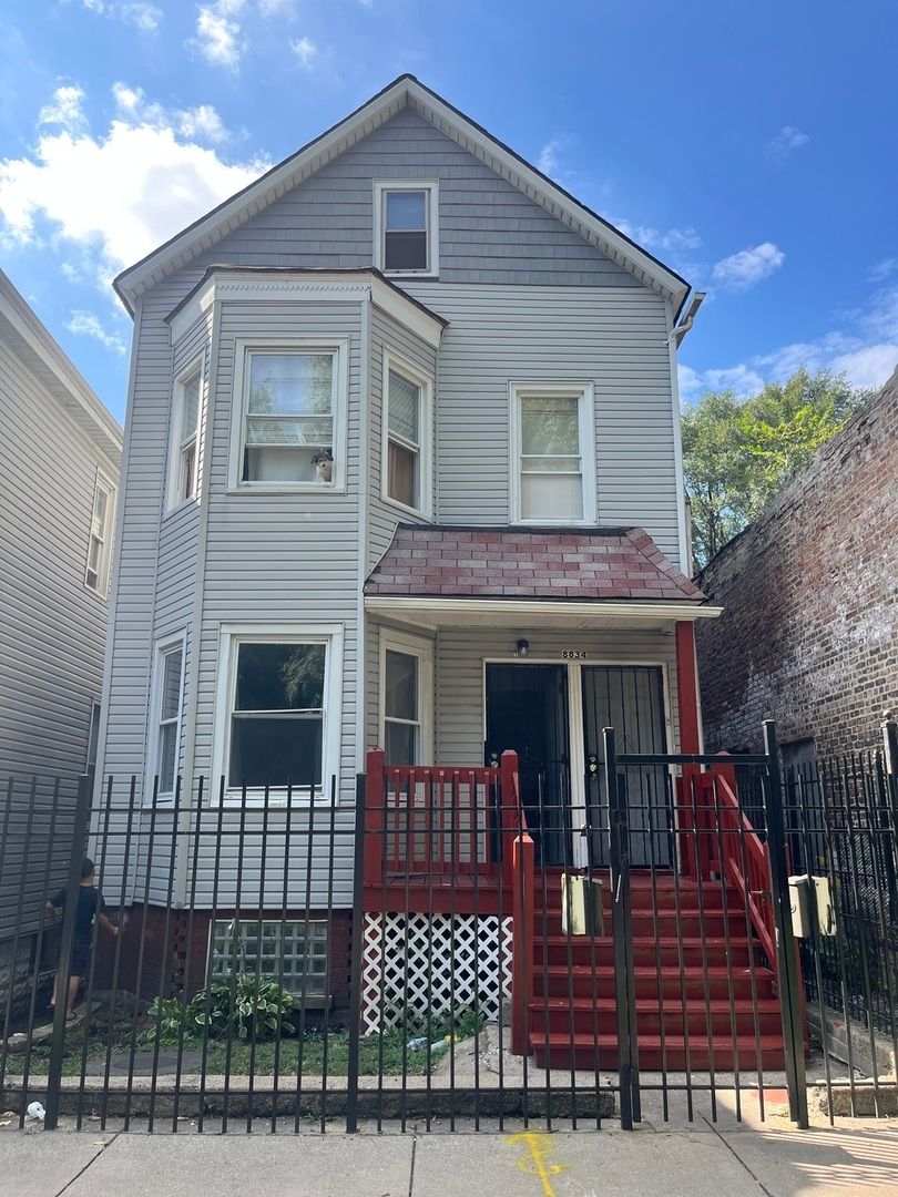 8834 S Exchange Avenue — Chicago, IL 60617