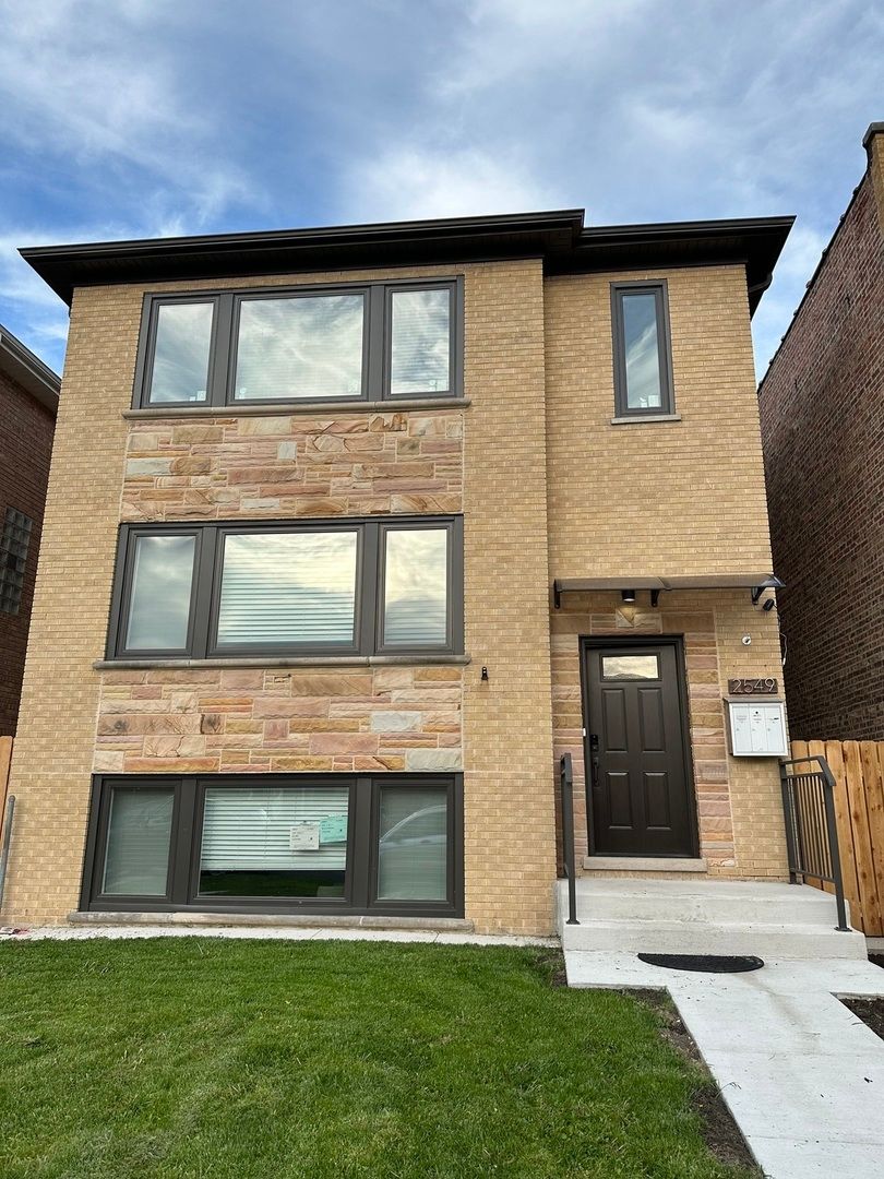 2549 72nd Court, Elmwood Park, IL 60707