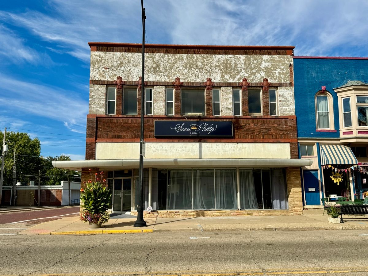 902 Main Street, Princeton, IL 61356