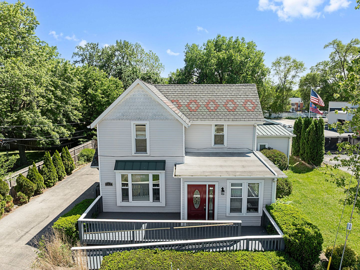 942 E State Street — Geneva, IL 60134