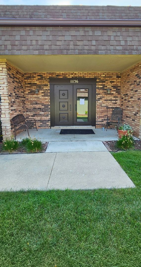 11136 Northwest Road #2C — Palos Hills, IL 60465