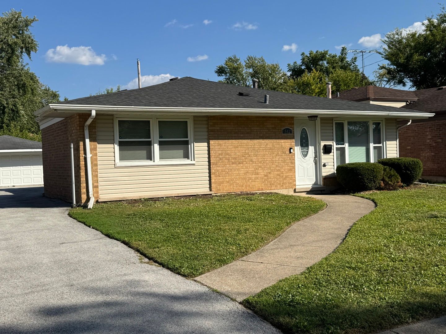15427 Minerva Avenue — Dolton, IL 60419