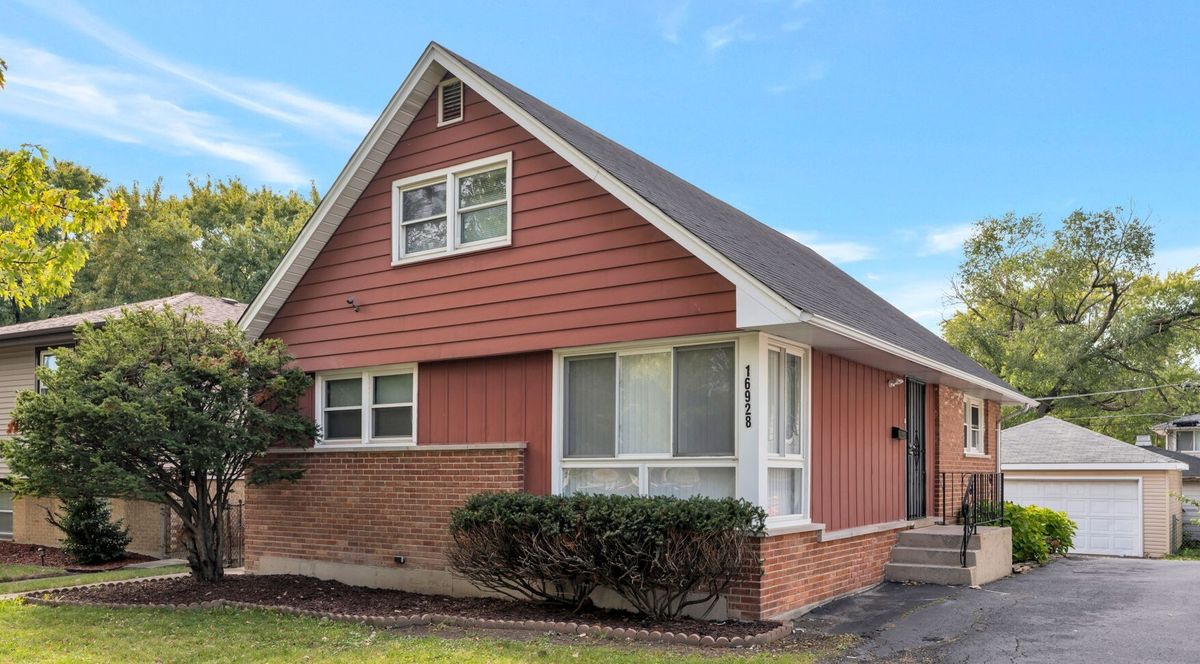 16928 Old Elm Drive, Country Club Hills, IL 60478