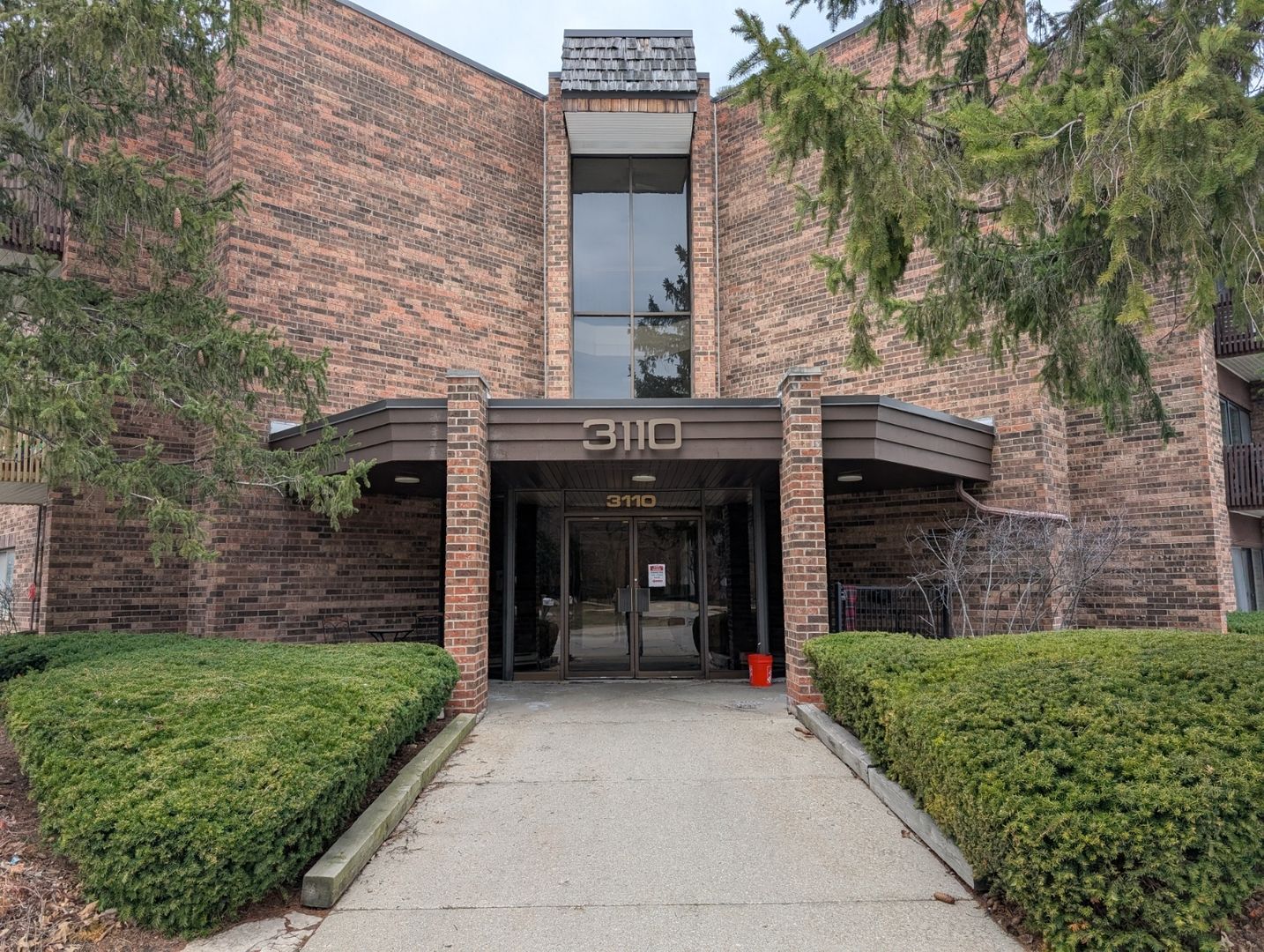3110 Pheasant Creek Drive #101 — Northbrook, IL 60062