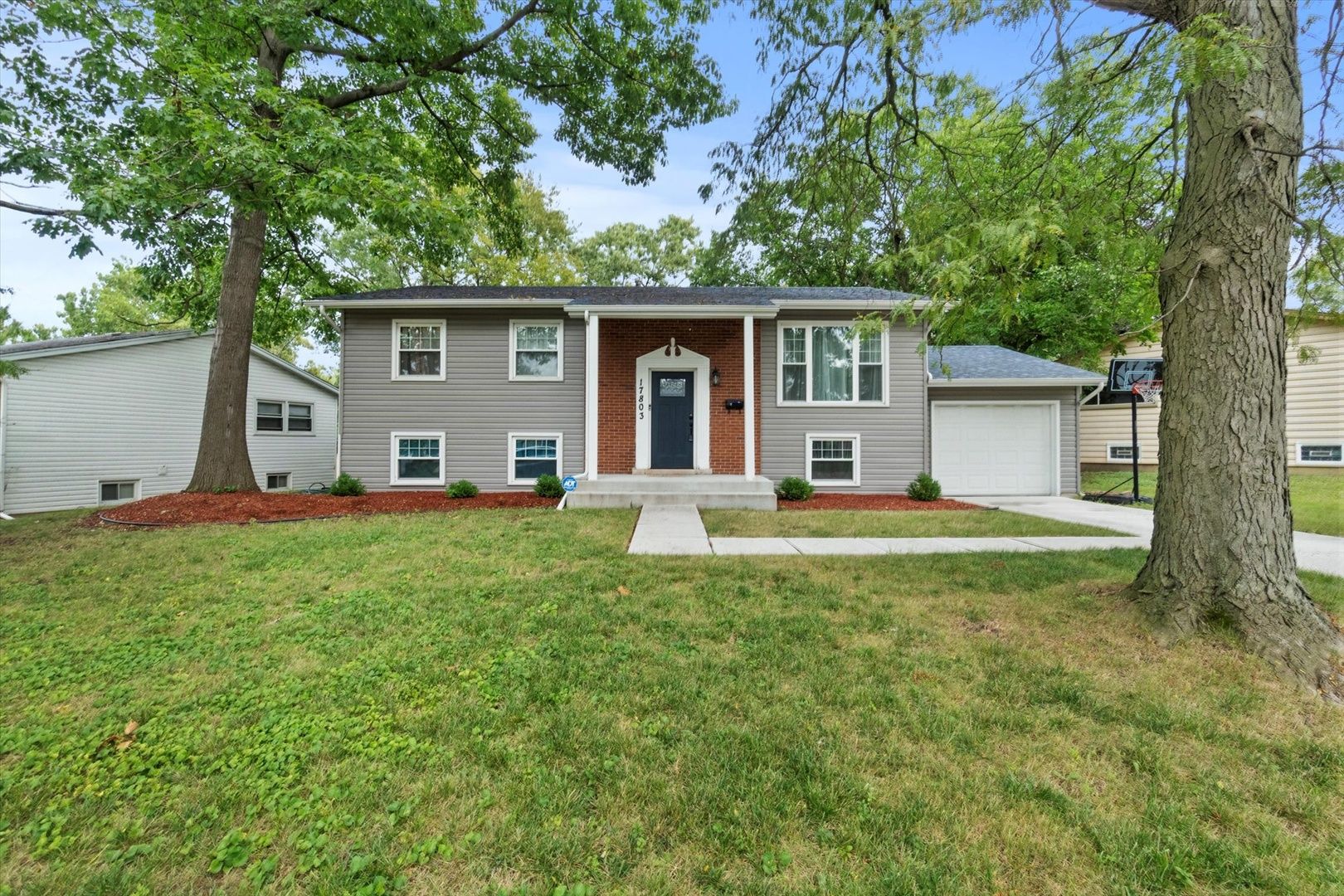 17803 Dogwood Lane — Hazel Crest, IL 60429