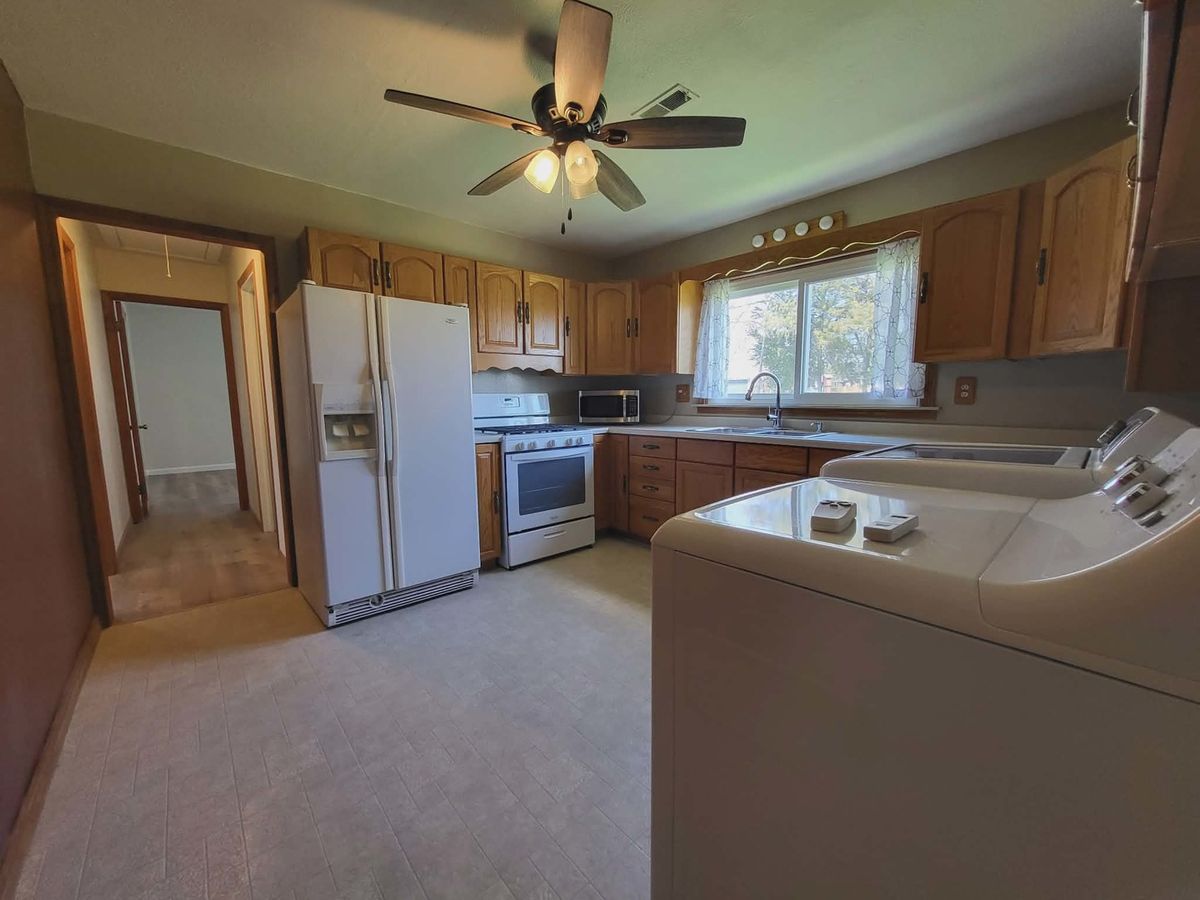 405 S Grove Street, Colfax, IL 61728