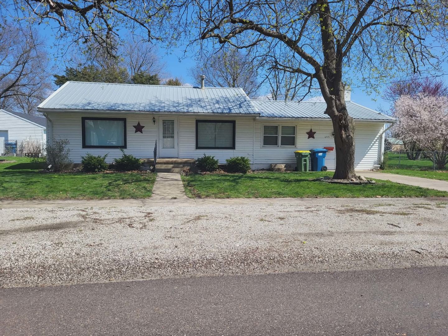 405 S Grove Street — Colfax, IL 61728