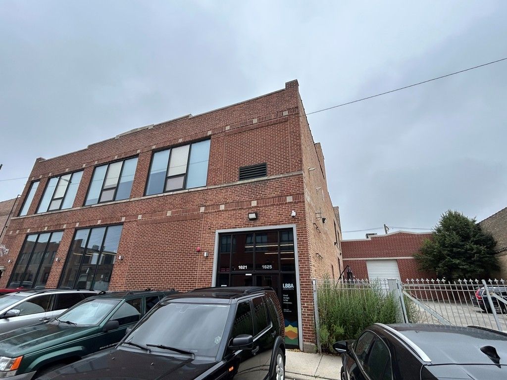 1621 W Carroll Avenue — Chicago, IL 60607