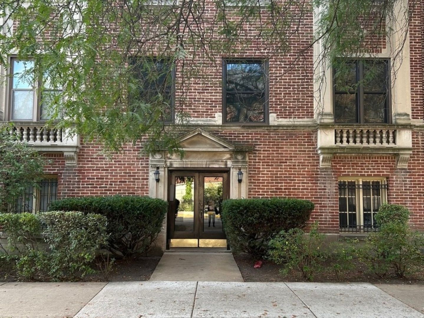 1155 E Hyde Park Boulevard #2F — Chicago, IL 60615