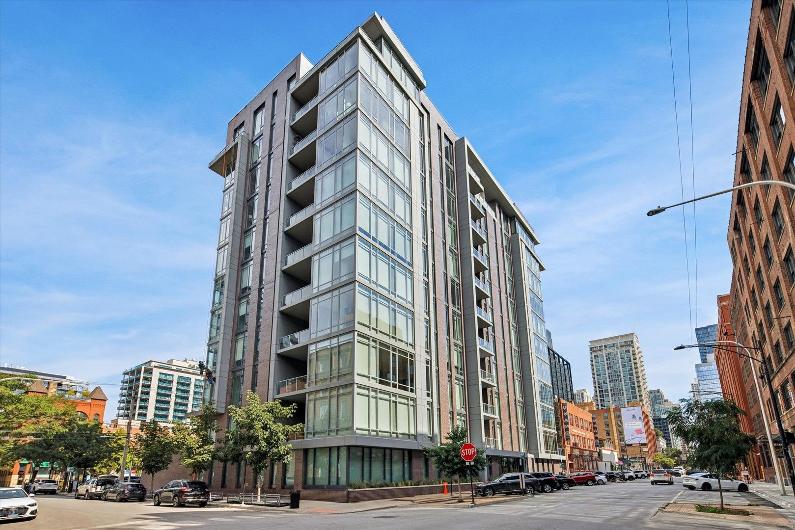 360 W Erie Street #9A — Chicago, IL 60654