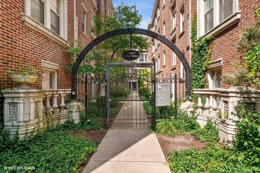 5402 KENMORE Avenue — Chicago, IL 60640