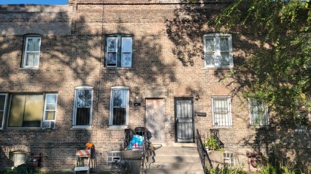 10710 S Langley Avenue — Chicago, IL 60628