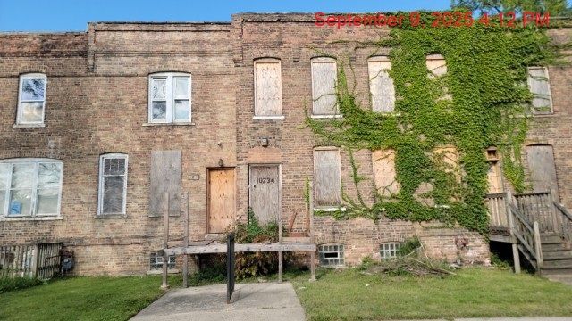 10734 S Langley Avenue — Chicago, IL 60628