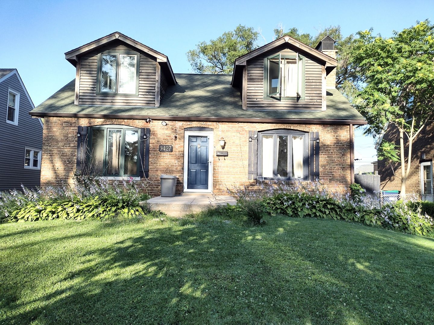 9427 S Saint Louis Avenue — Evergreen Park, IL 60805