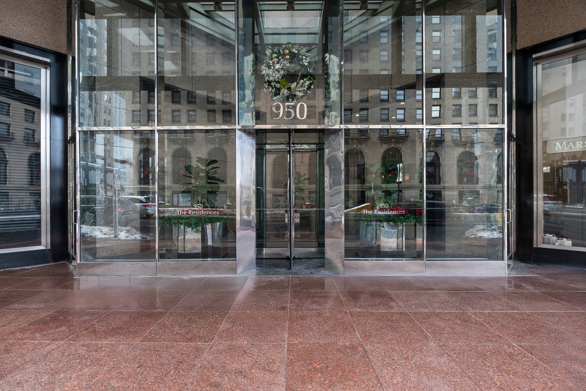 950 Michigan Avenue, Chicago, IL 60611