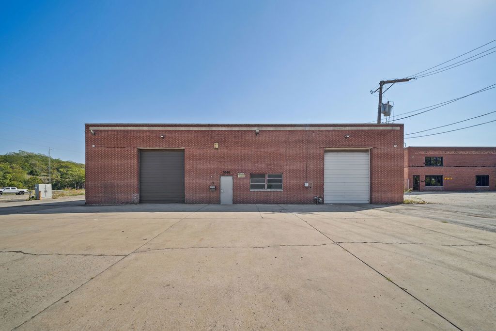 3001 E End Avenue — South Chicago Heights, IL 60411