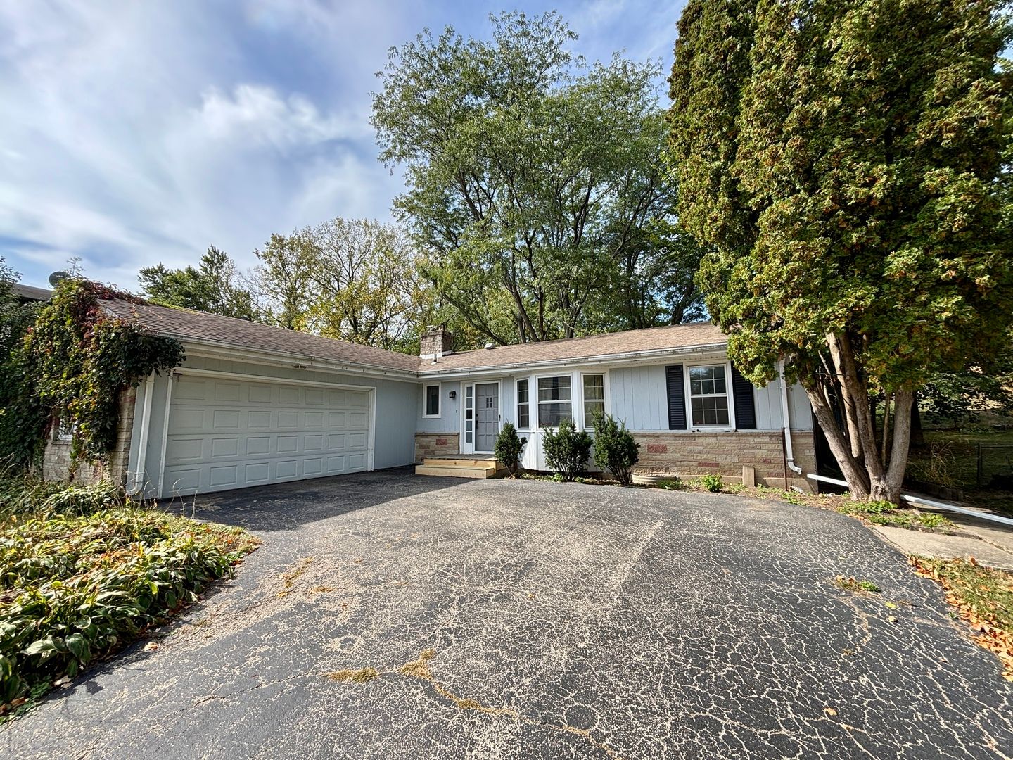911 Kenmore Road — Rockford, IL 61108