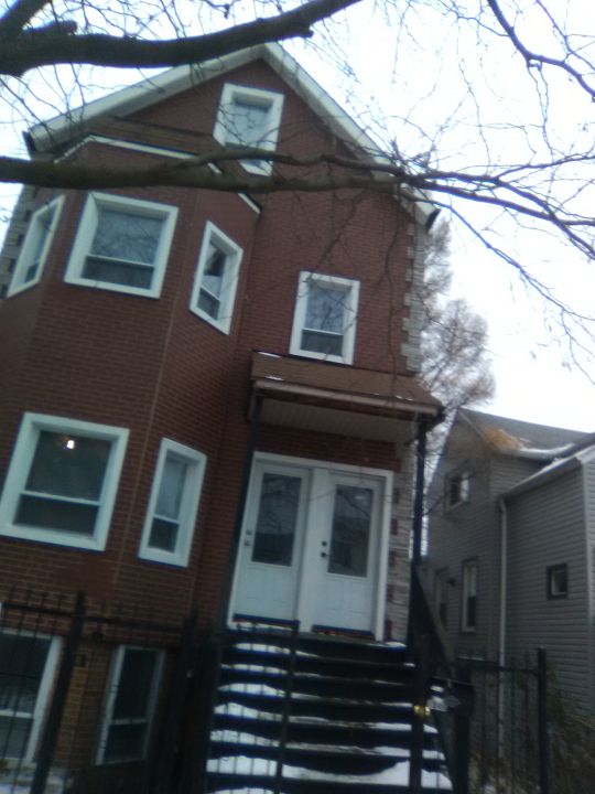 1846 N Mozart Street #1 — Chicago, IL 60647