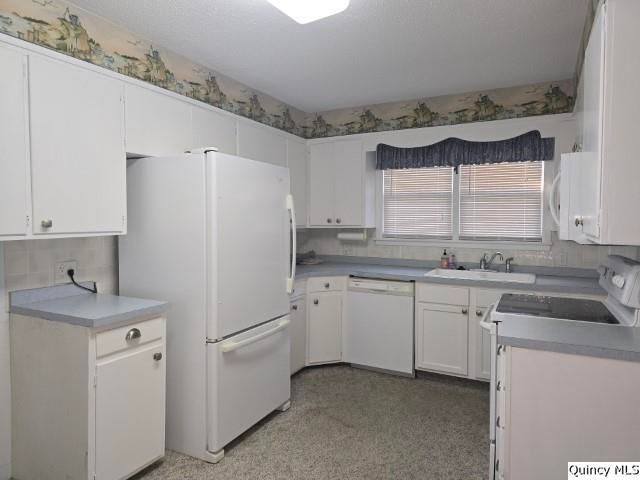 405 E Main, Laharp(*), IL 61450