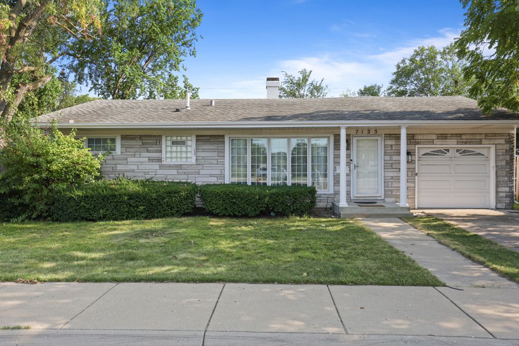 7125 Simpson Street, Morton Grove, IL 60053