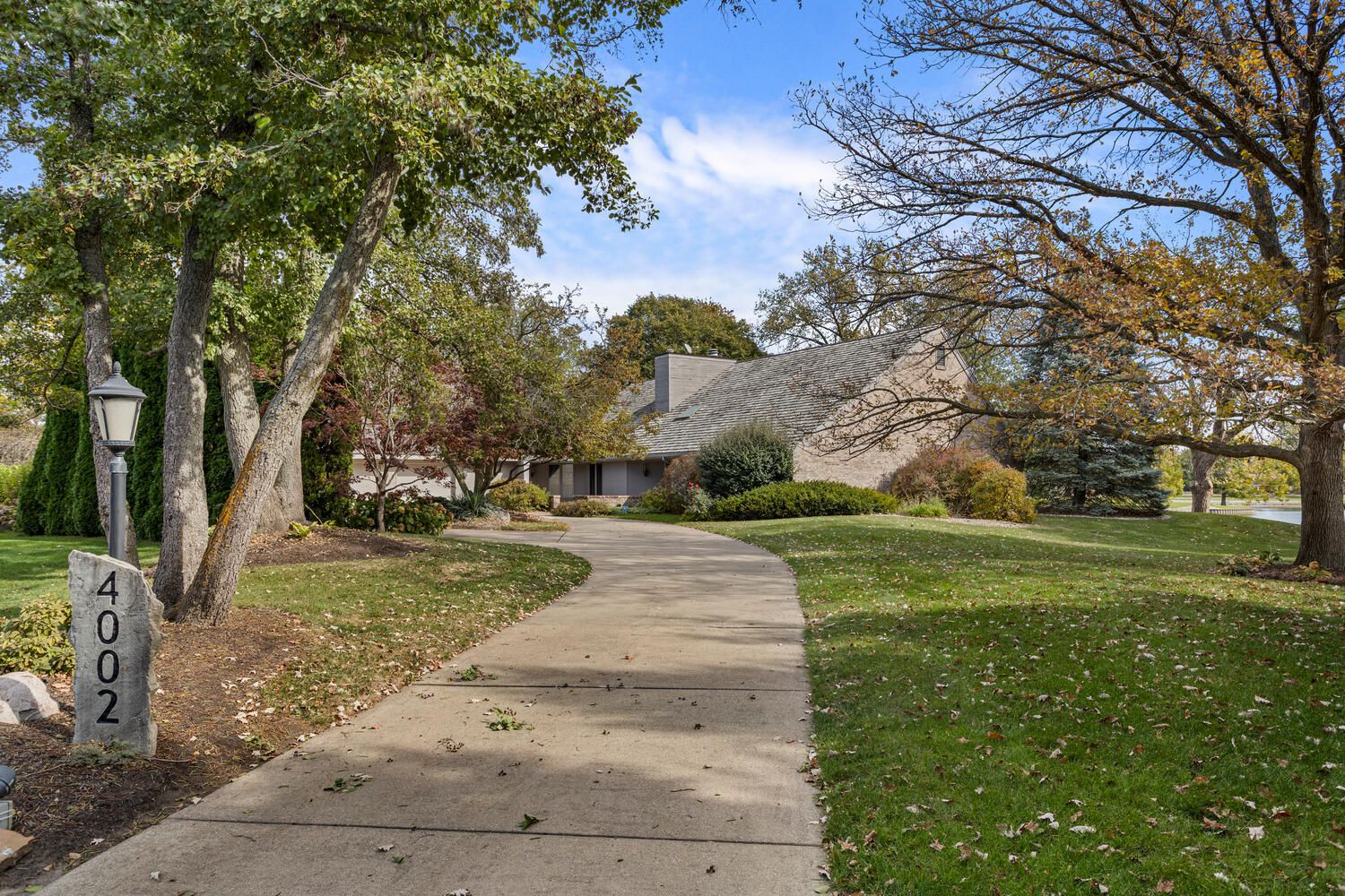 4002 Lakepoint Road — Champaign, IL 61822