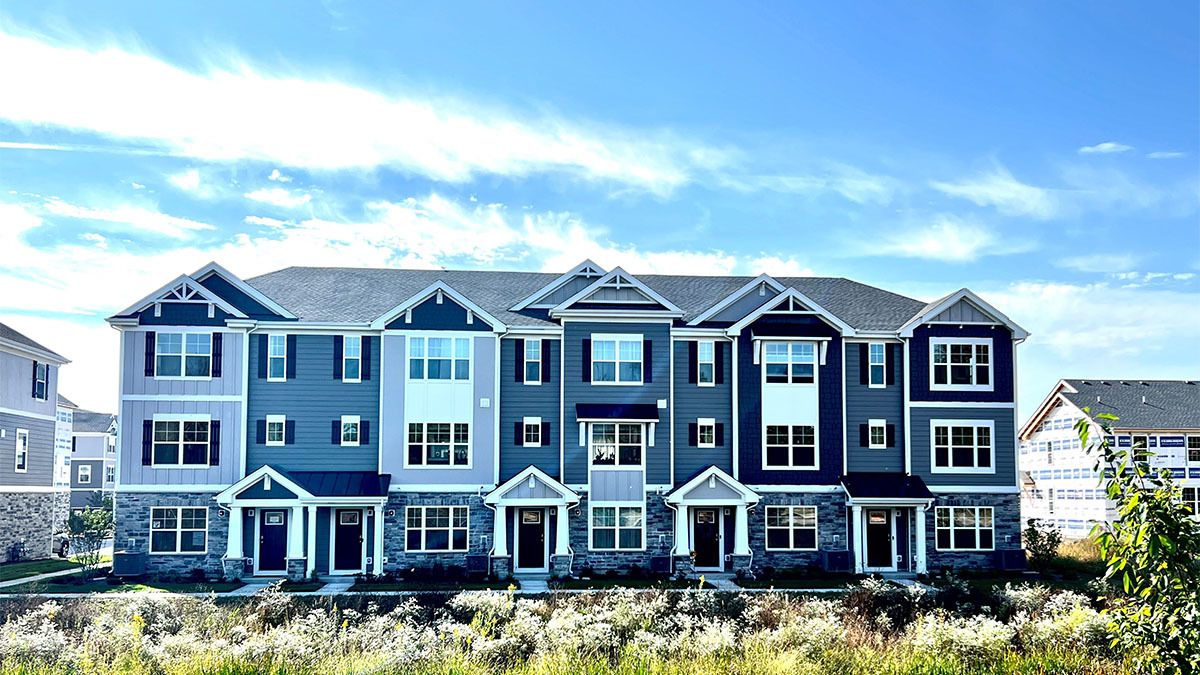 438 lakeshore Court — St. Charles, IL 60174