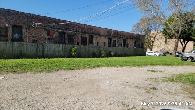 6049 S Saint Lawrence Avenue — Chicago, IL 60637