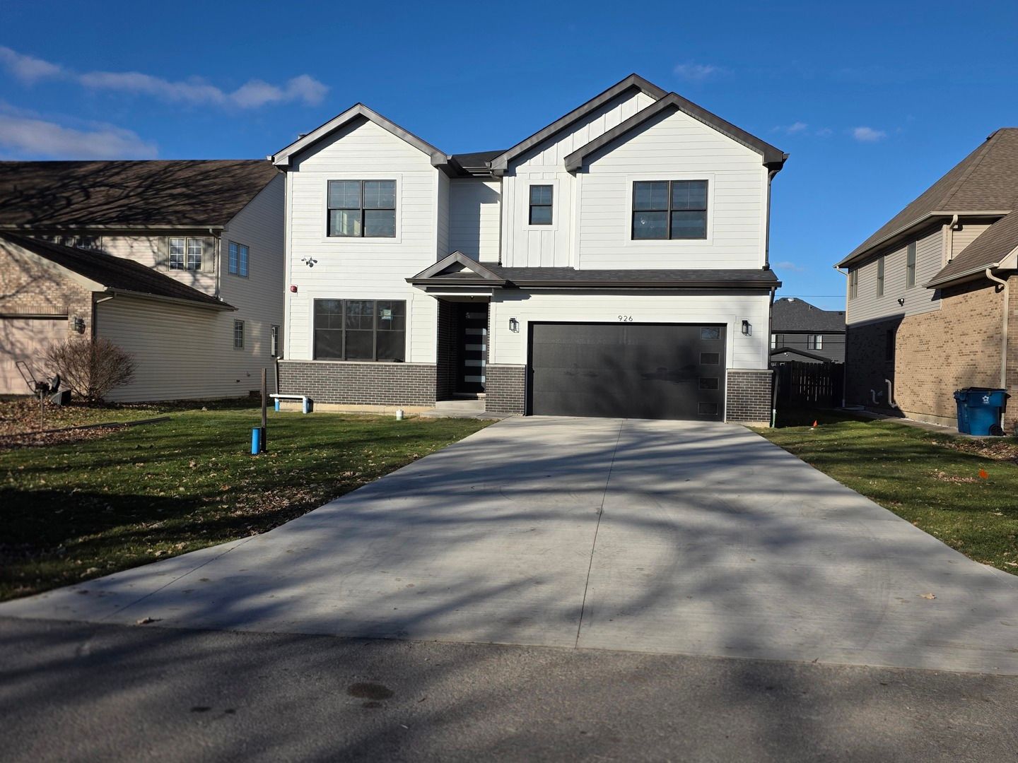 926 E Crest Avenue — Addison, IL 60101
