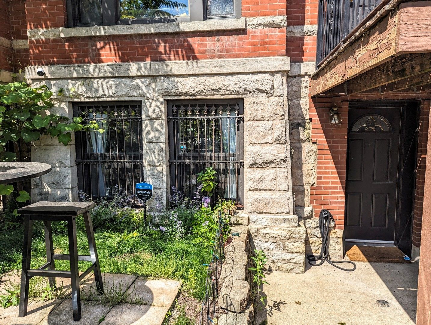 724 S Oakley Boulevard #1 — Chicago, IL 60612