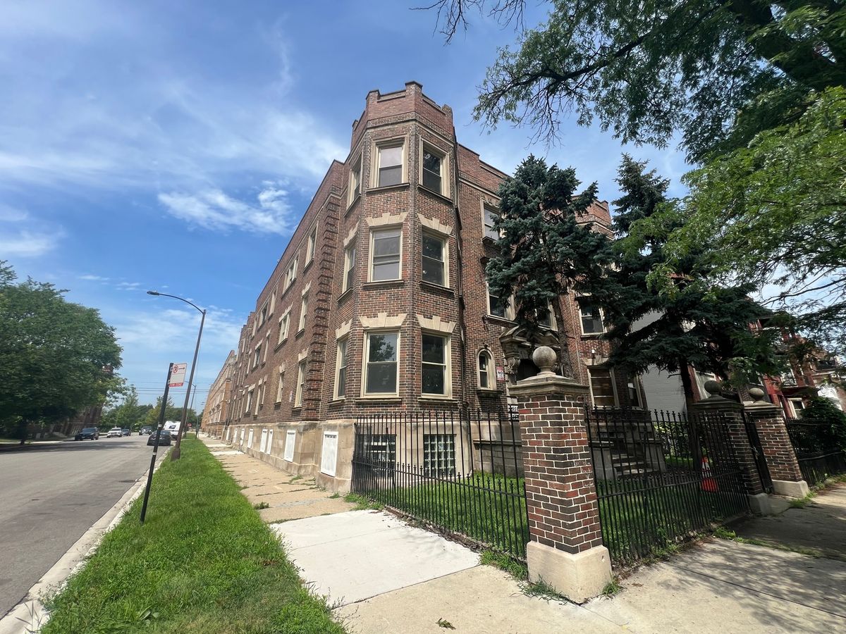4956 Michigan Avenue, Chicago, IL 60615