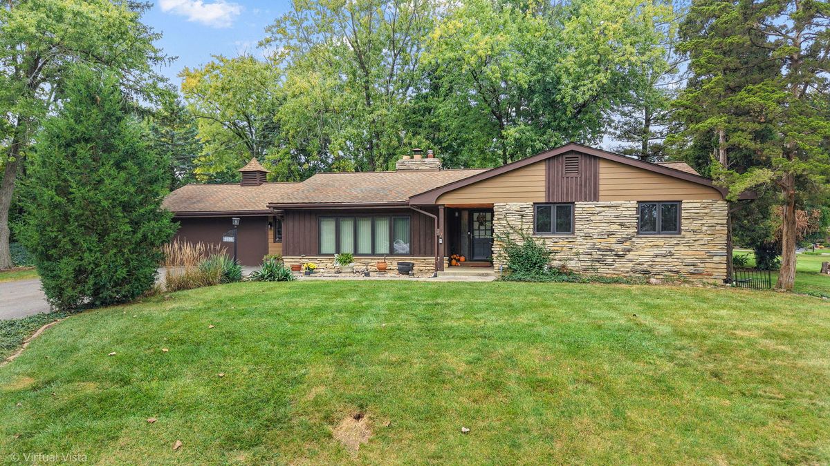 2630 Vale Court, Downers Grove, IL 60516