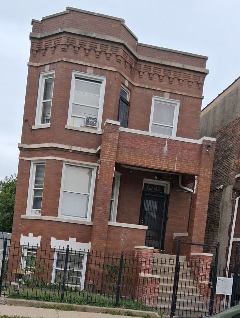 6243 S Wood Street — Chicago, IL 60636
