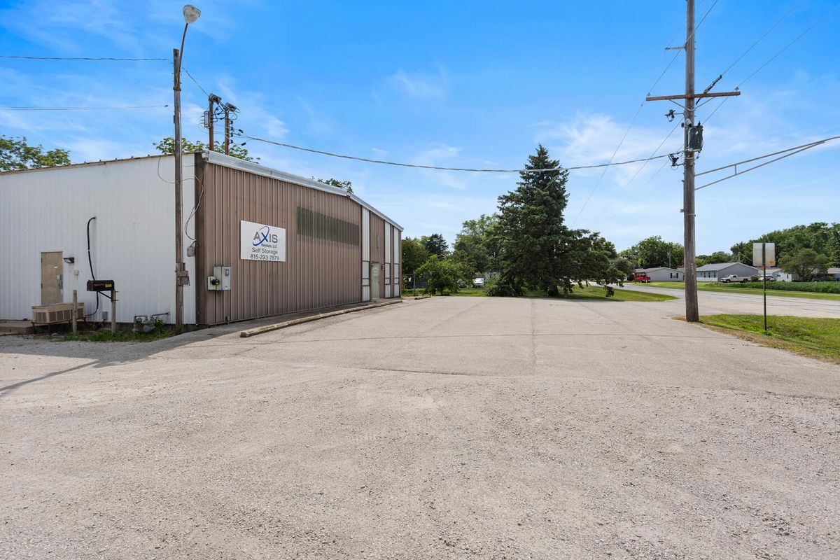 307 E 2nd Street, Homer, IL 61849