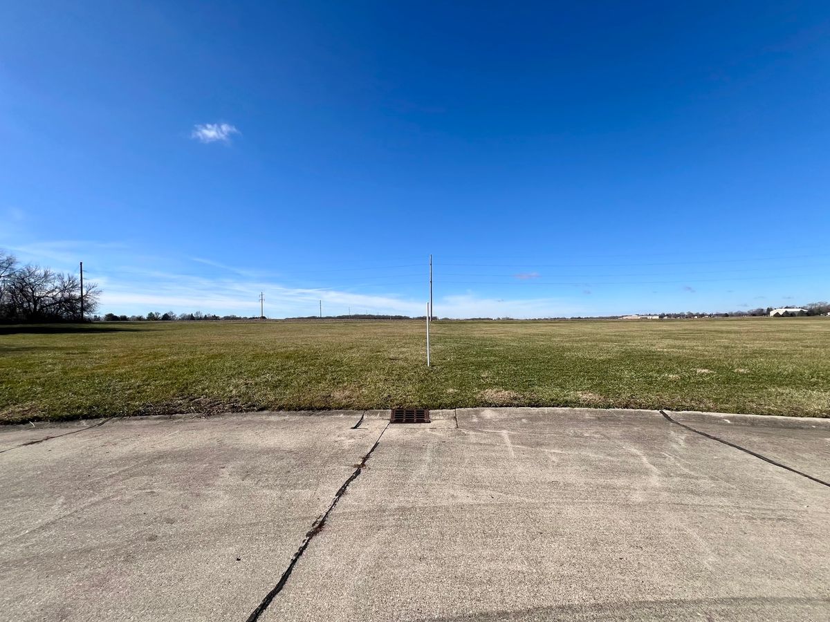 23 Cambridge, Mattoon, IL 61938