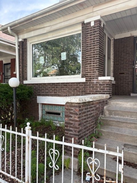 7744 S Rhodes Avenue — Chicago, IL 60619