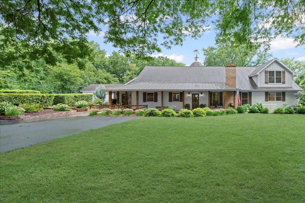 204 Country Commons Road, Trout Valley, IL 60013