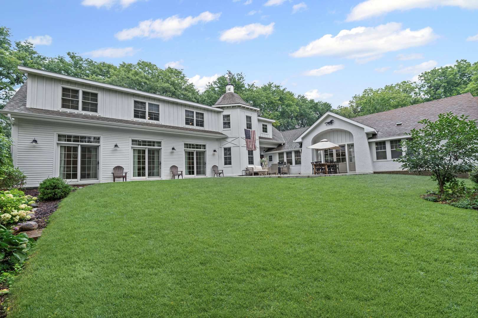 204 Country Commons Road — Trout Valley, IL 60013