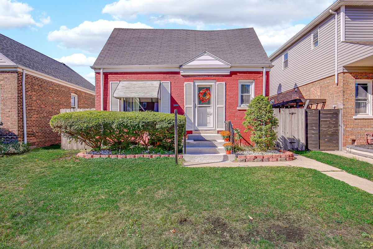 10922 AVENUE B, Chicago, IL 60617