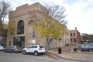 77 S Riverside Drive — Elgin, IL 60120