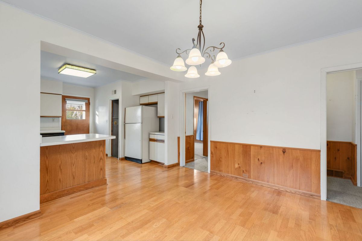 239 Sheridan Avenue, Highwood, IL 60040