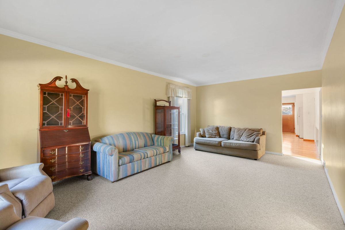 239 Sheridan Avenue, Highwood, IL 60040